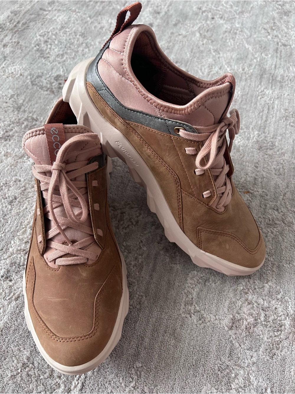 Ecco MX Breathru Fluid Form Mens US 8-8.5 Brown Tan Outdoor Sneakers Active Shoe